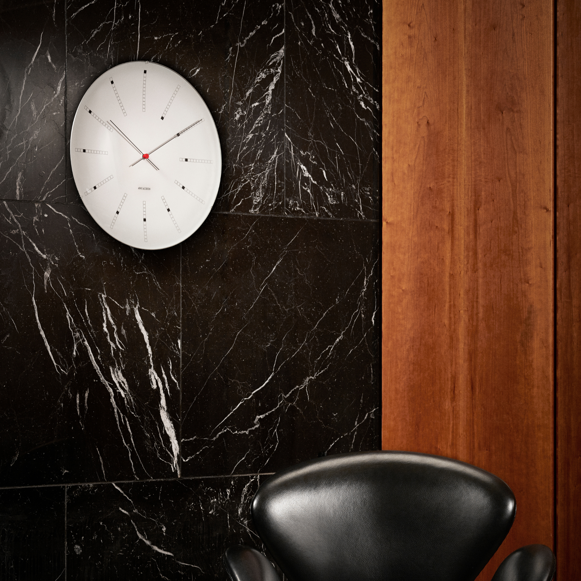 インテリア時計 ARNE JACOBSEN Bankers Wall Clock 290mm Arne Jacobsen Bankers wall clock from Arne Jacobsen Clocks