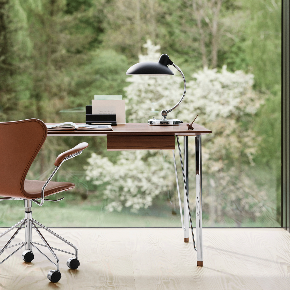 Series 7 Office Chair by Fritz Hansen - Iconic Scandinavian Design