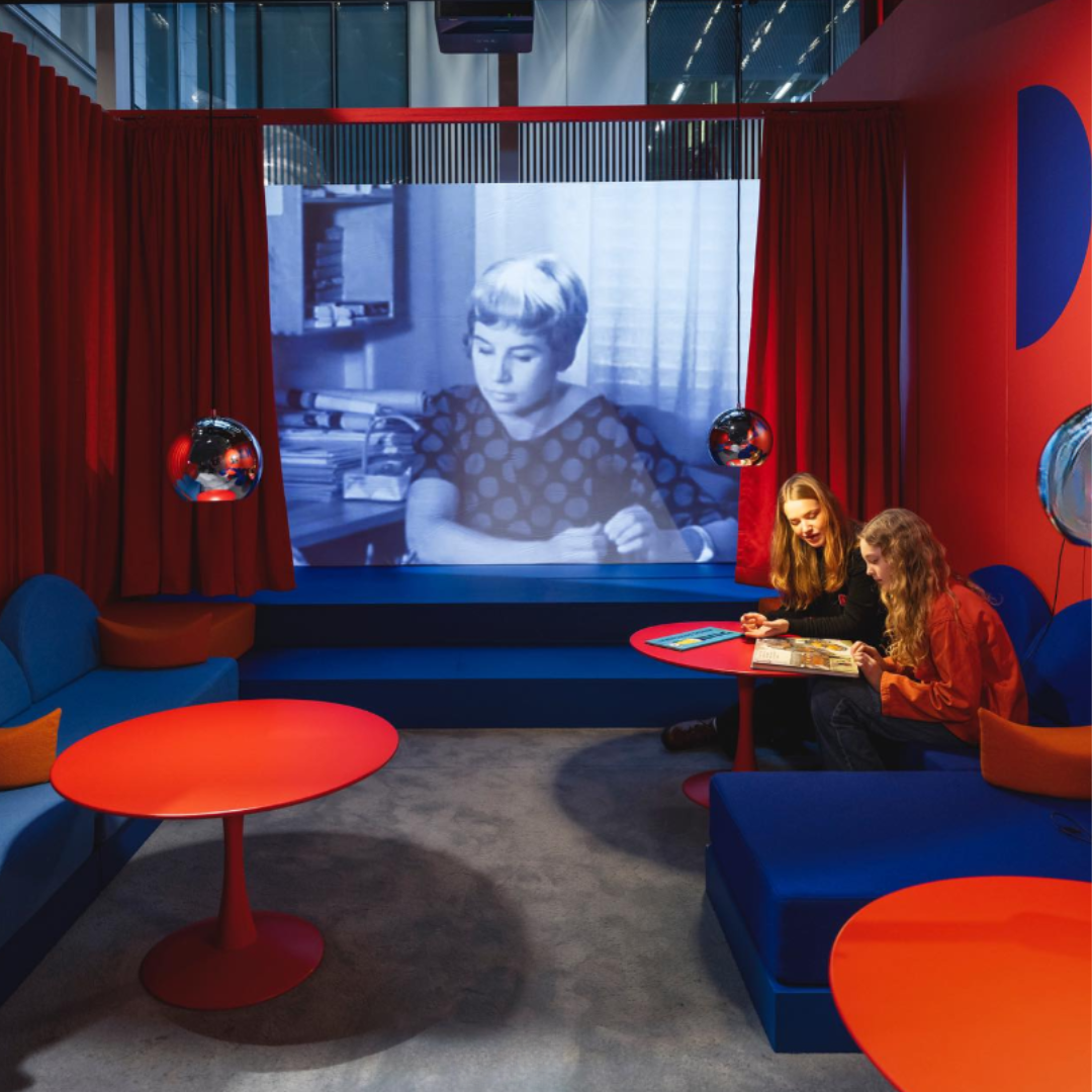 ND Trisse Stool Chairs