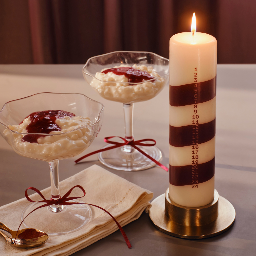Linea Calendar Candle
