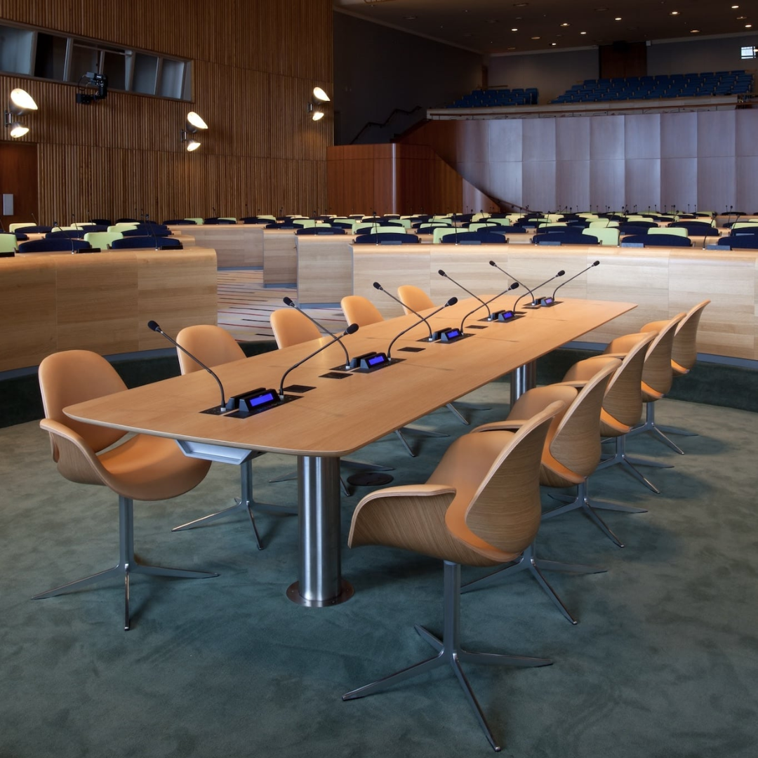 Council Lounge Chair KT 8023