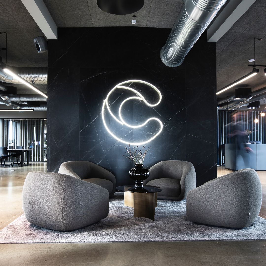 Montholon Lounge Chair Swivel with Return