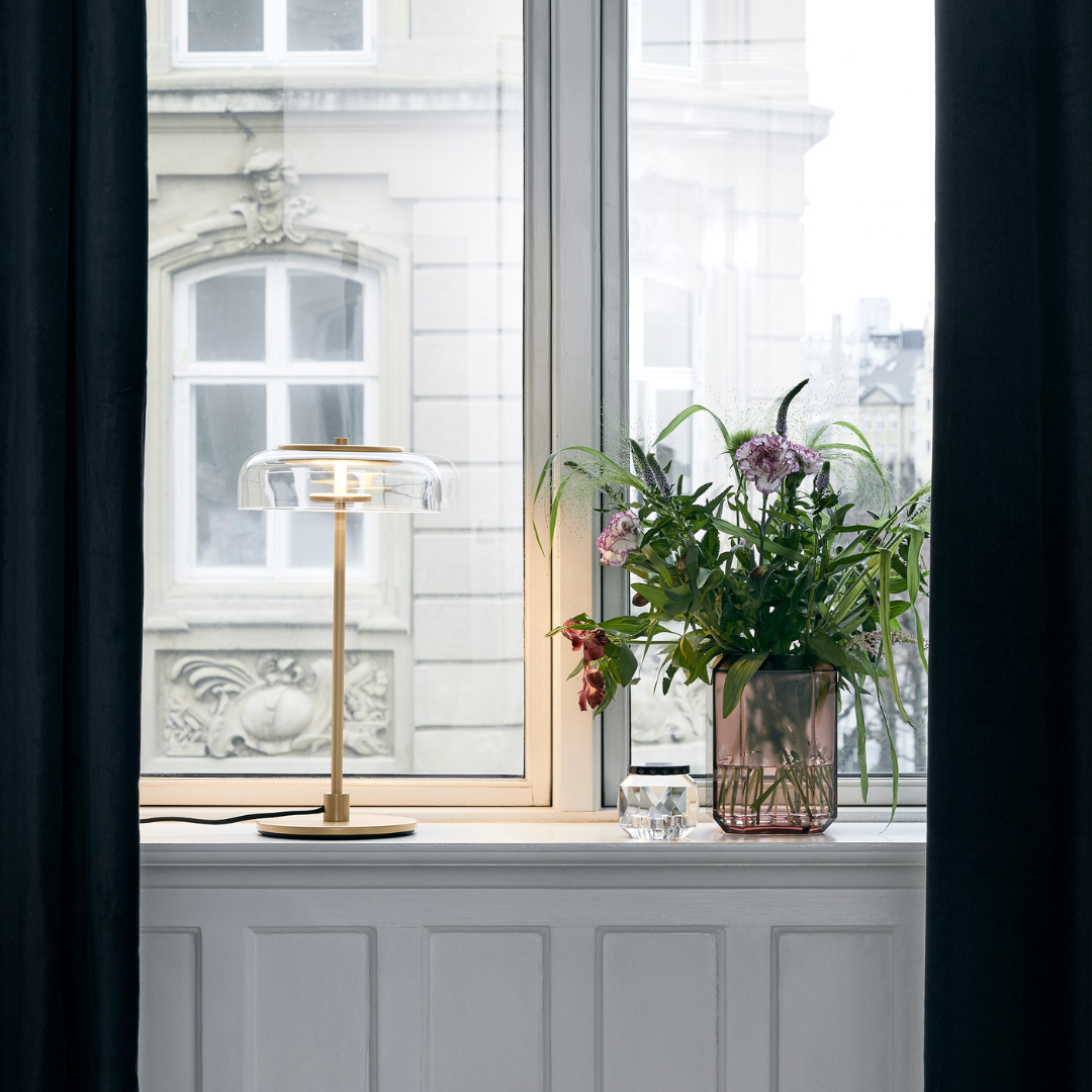 Blossi Table