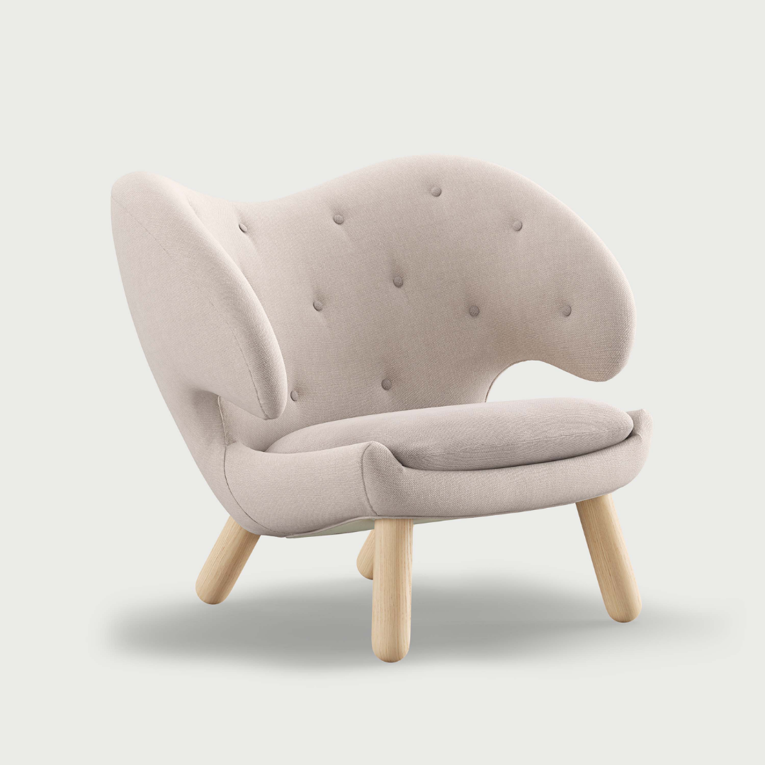 Pelican Chair with Buttons