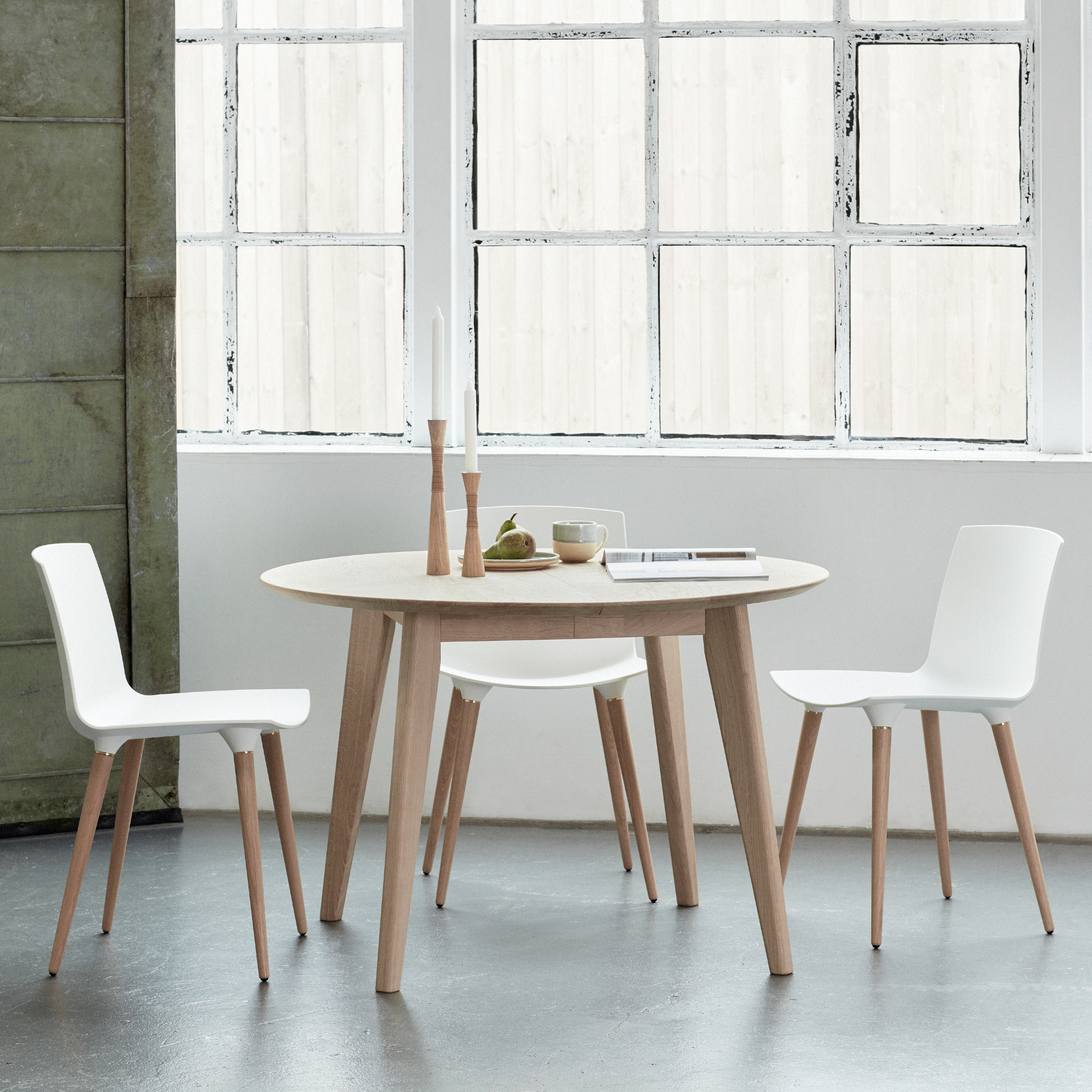 AD1 Extendable Table