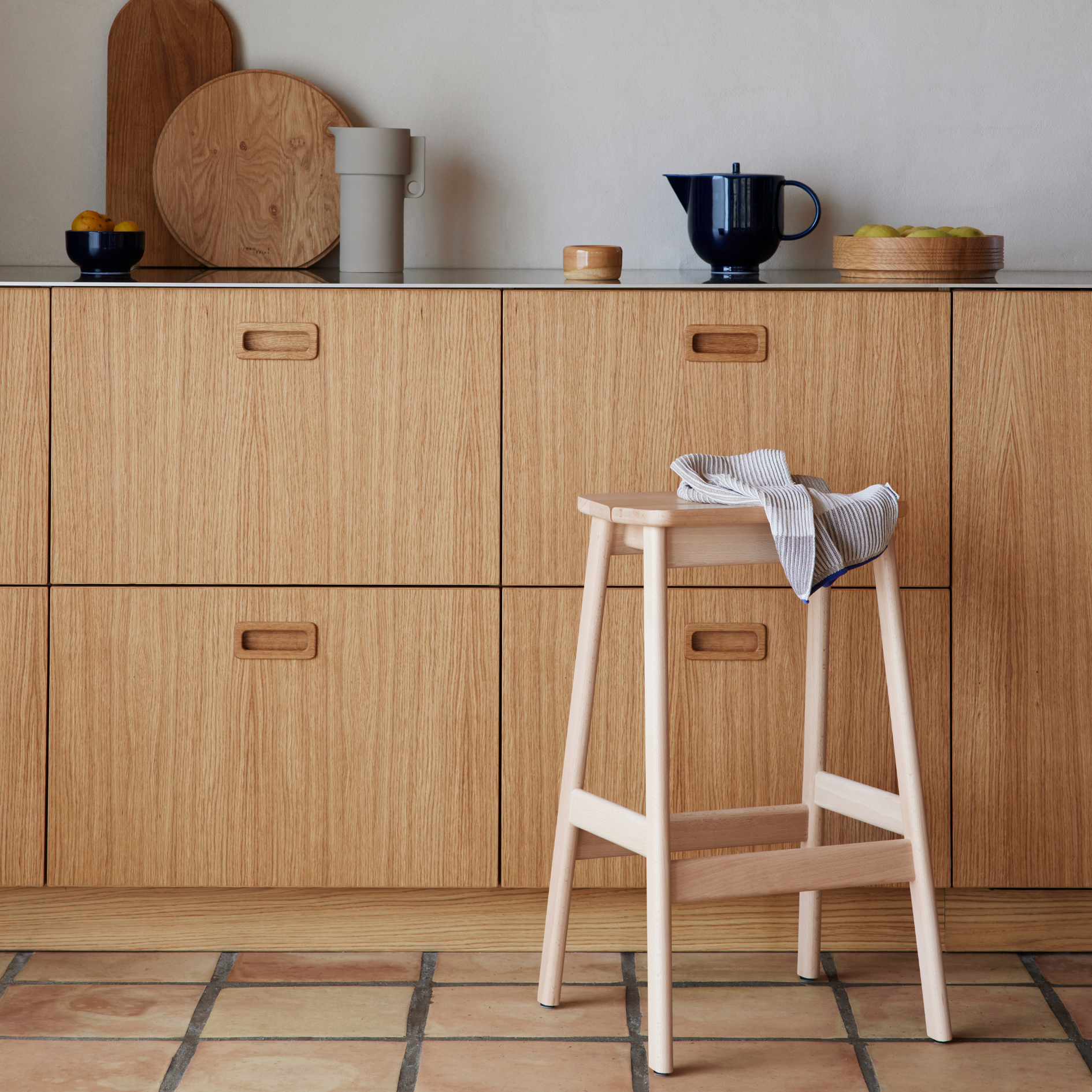 Angle Standard Counter Stool 65