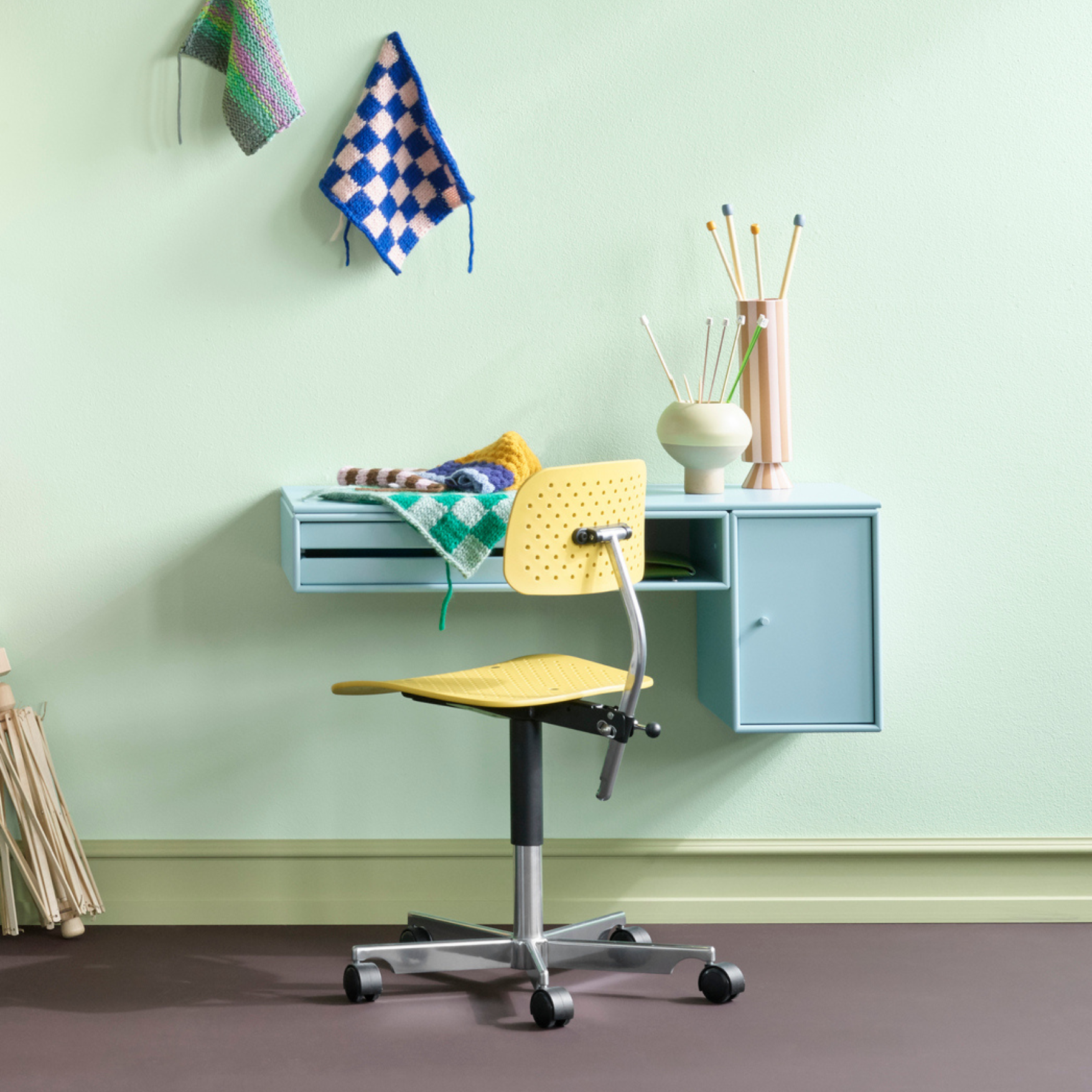 Montana Bureau Work Desk