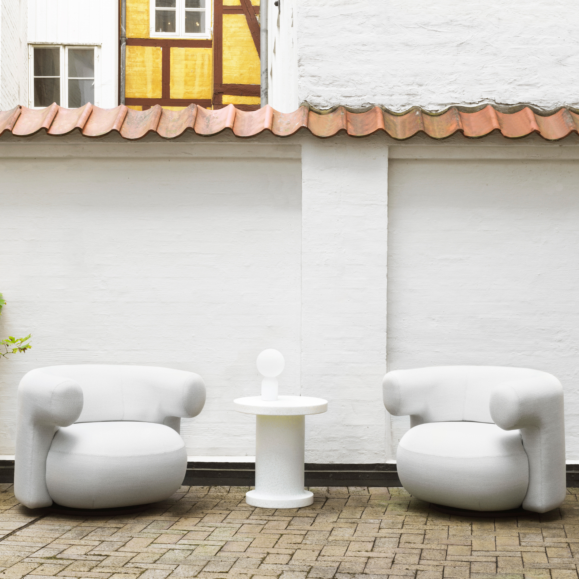 Burra Lounge Chair w/ Return Outdoor