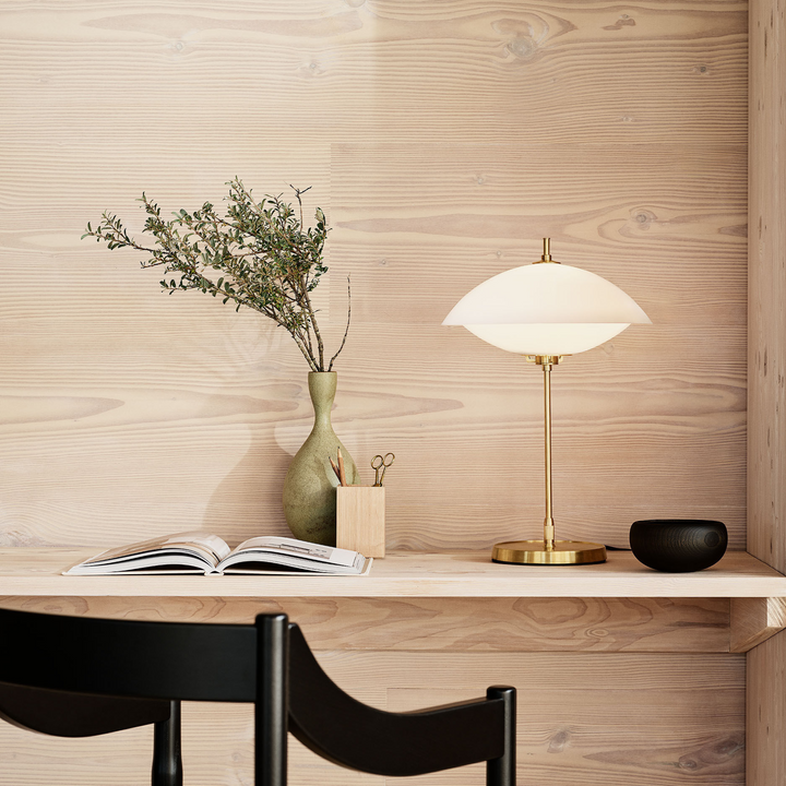 Clam Table Lamp
