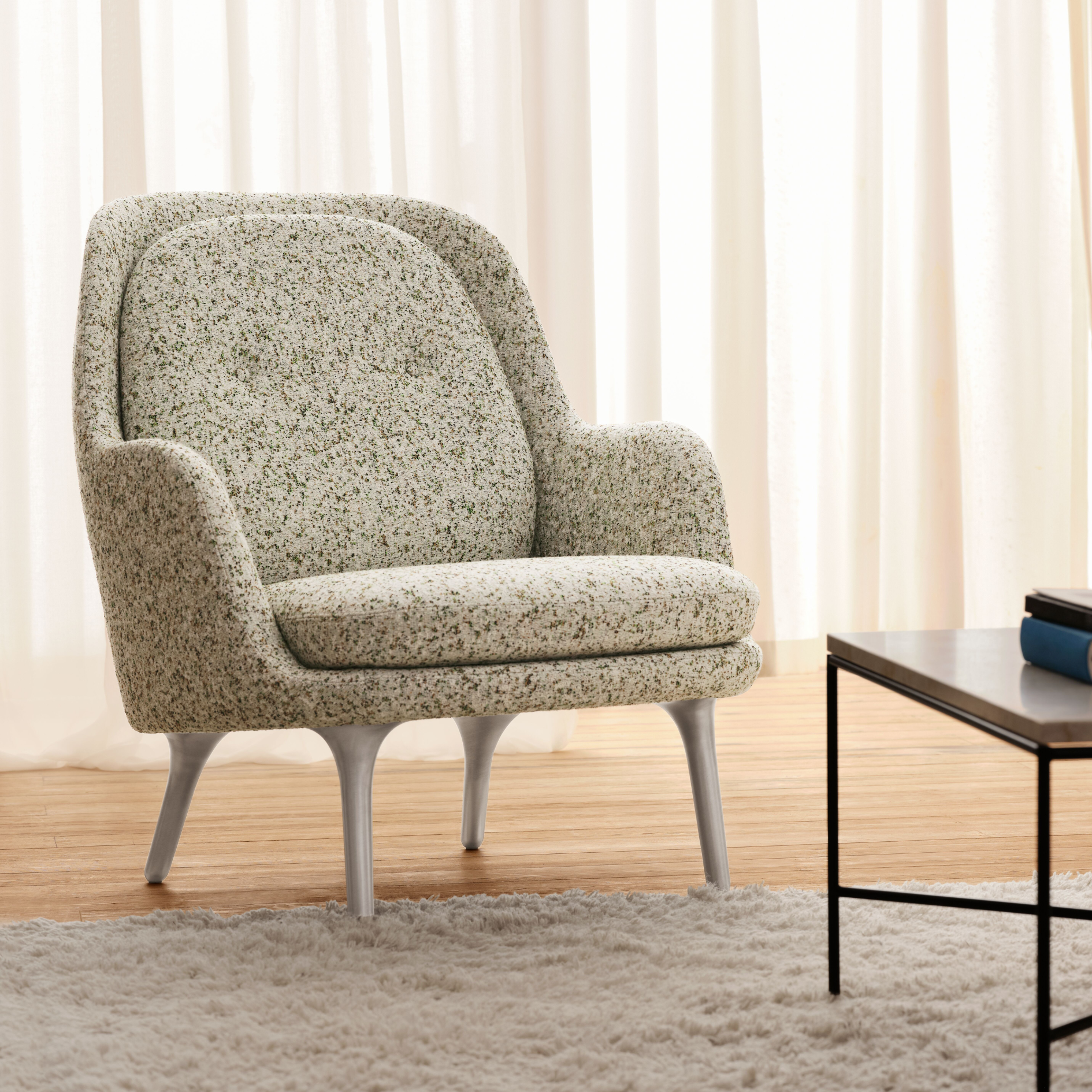 Fri Lounge Chair Metal Base