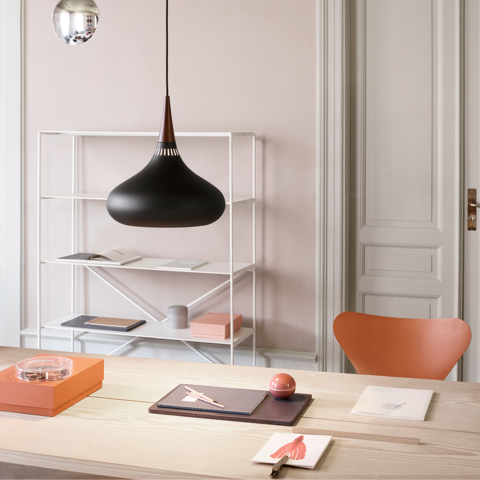 Orient Pendant Black