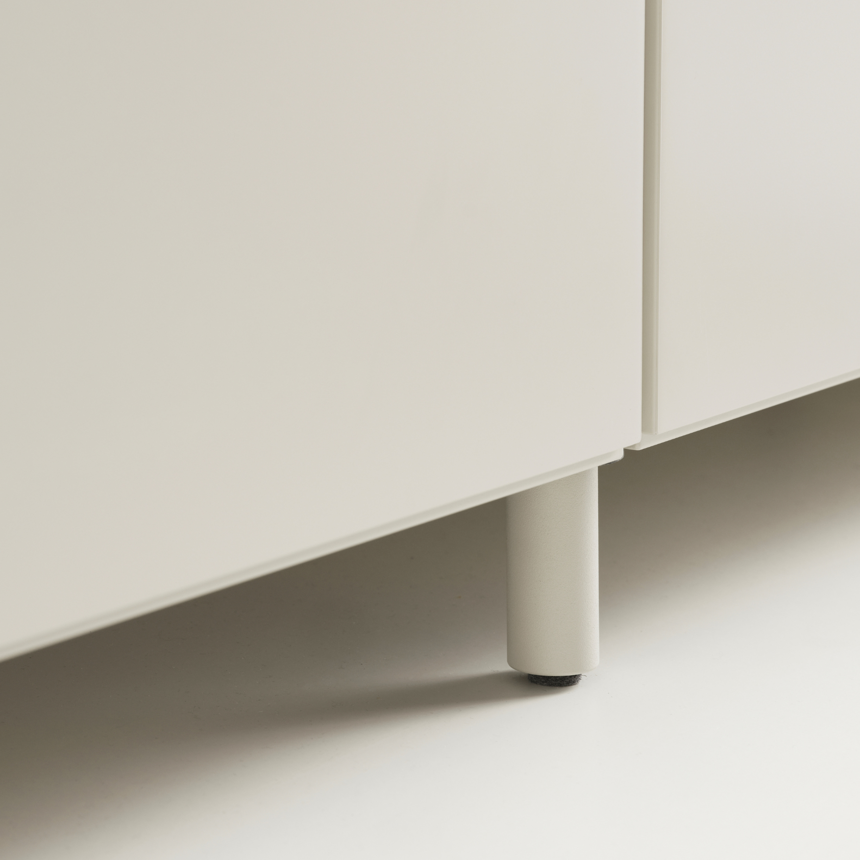 Relief Chest of Drawers Low