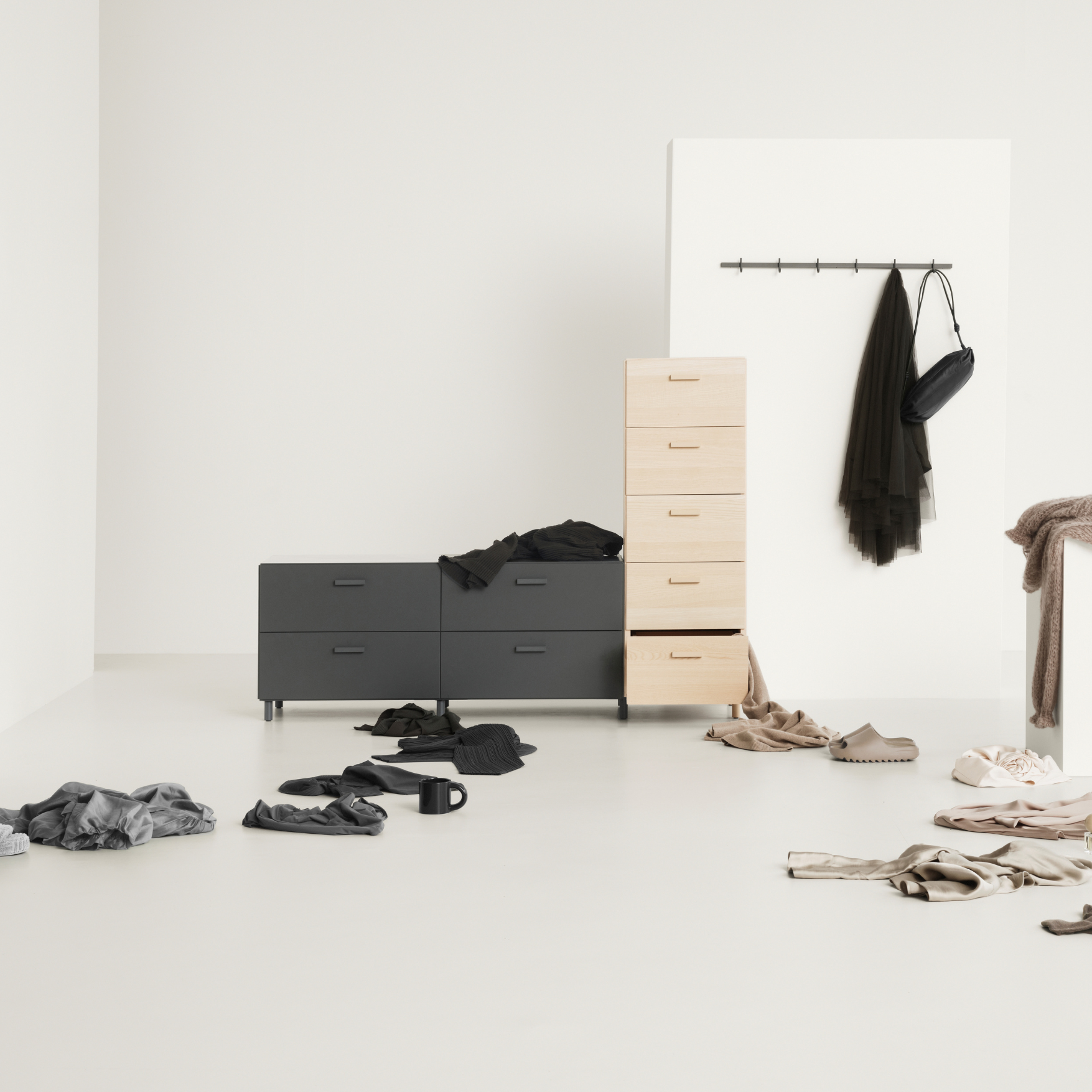 Relief Chest of Drawers Low