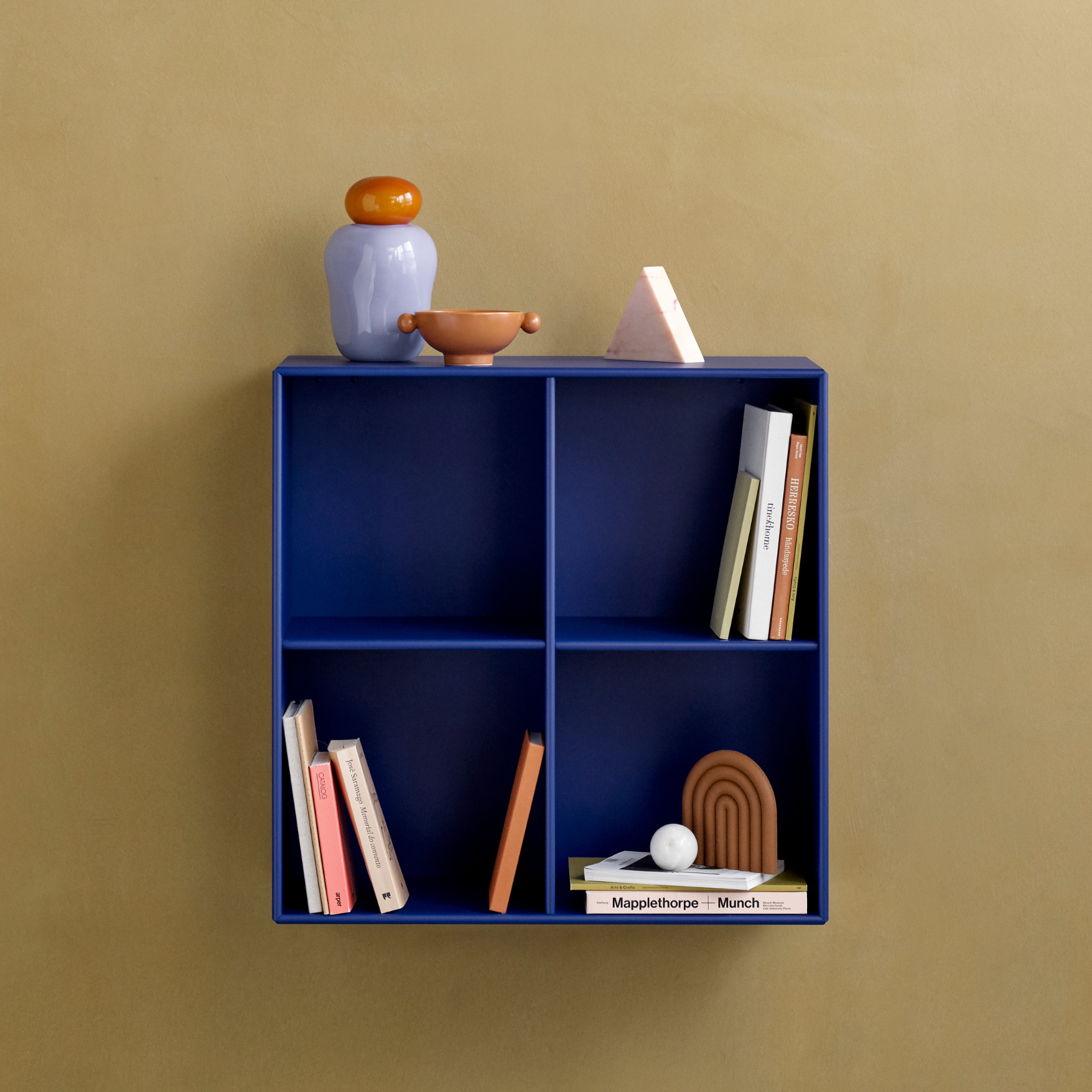 Montana Show Bookcase