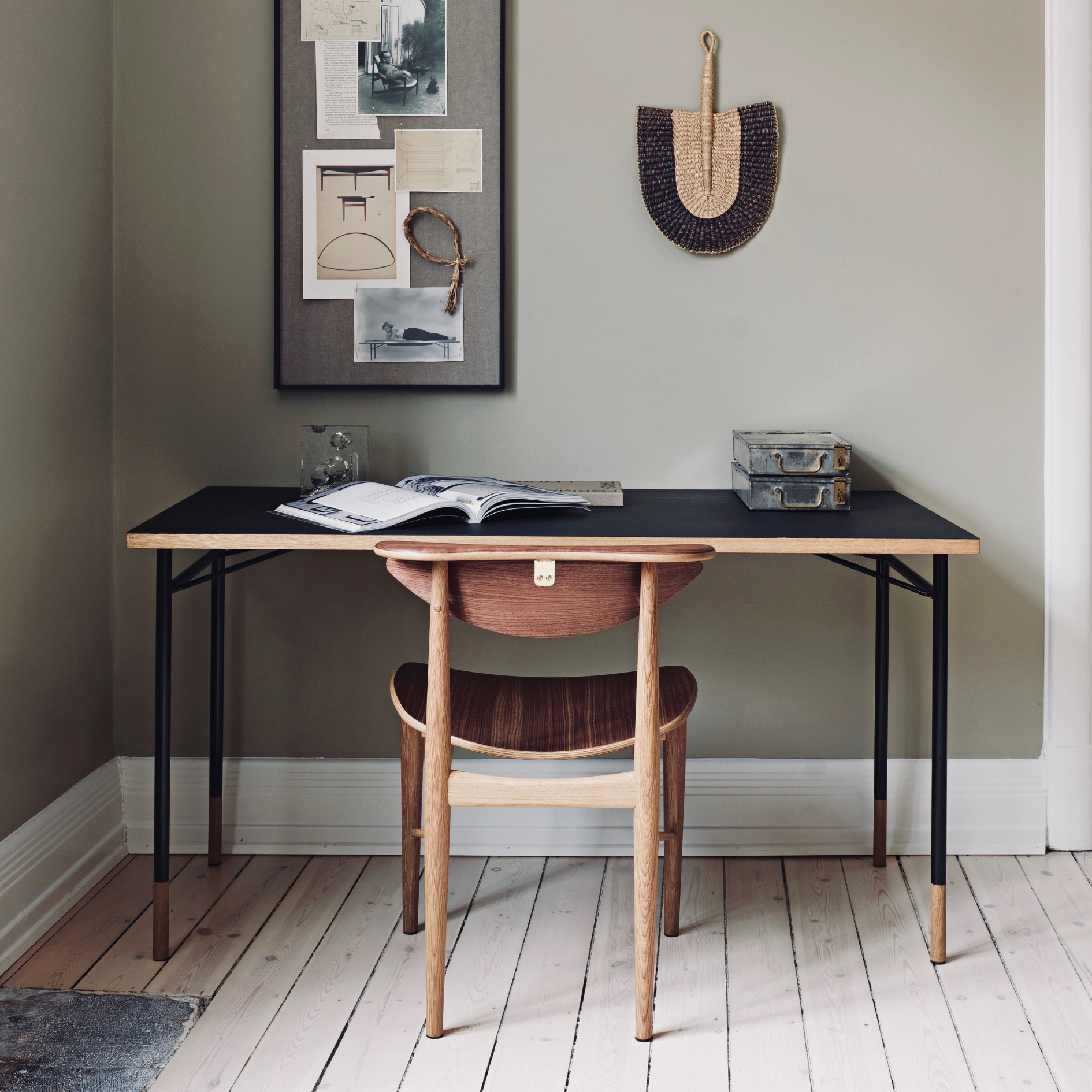 The Nyhavn Desk
