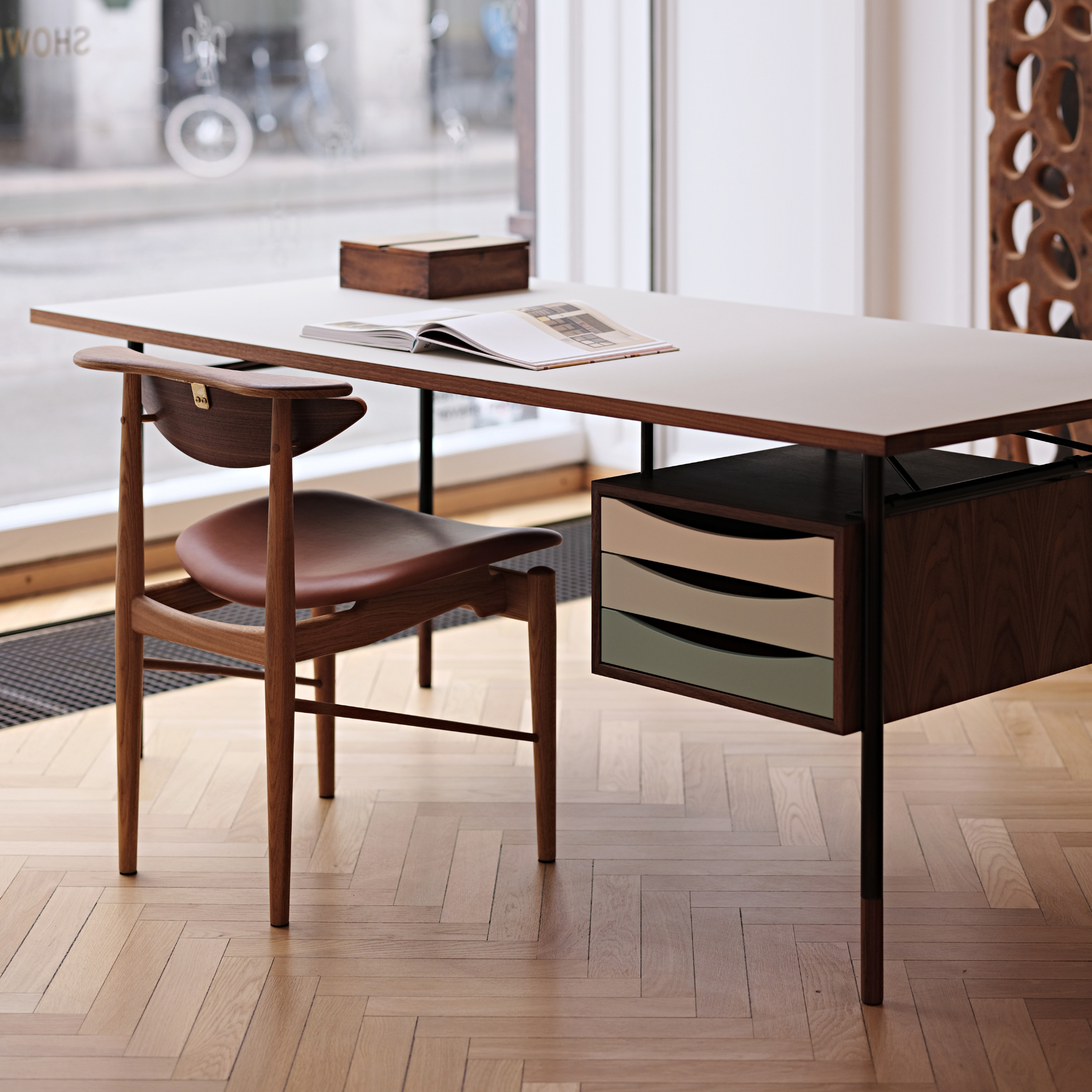 The Nyhavn Desk w/ Tray Unit by House of Finn Juhl - Iconic Danish