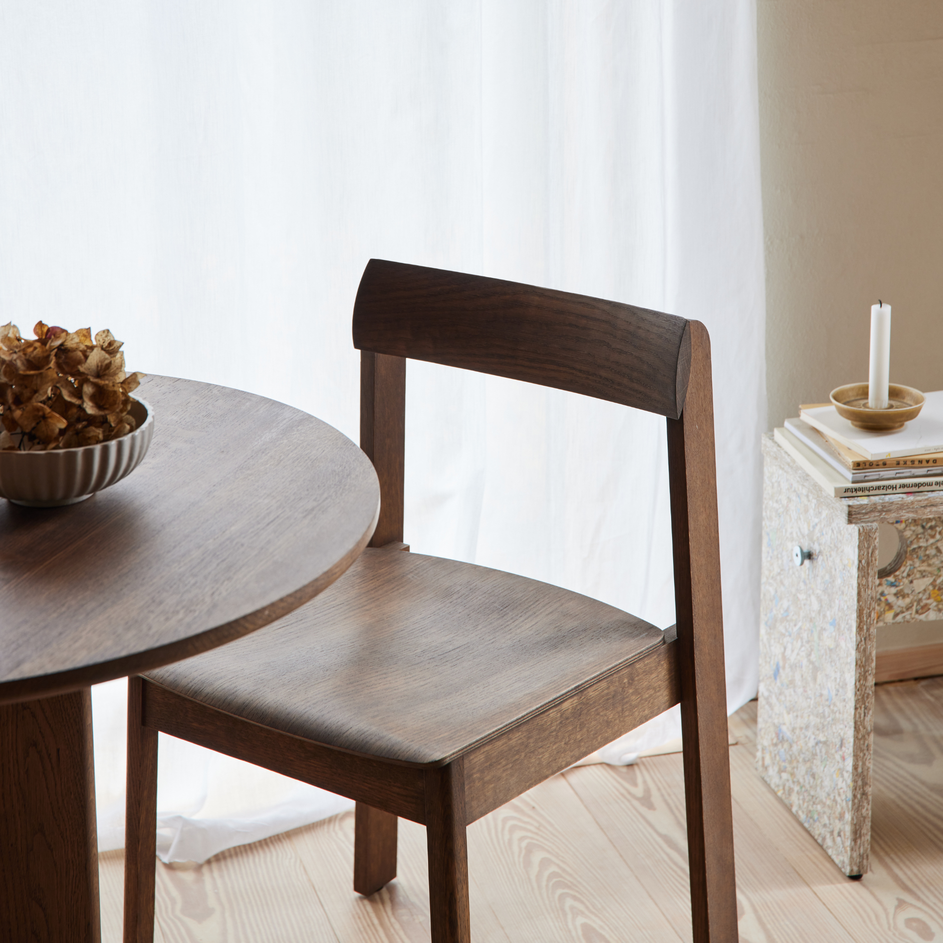 Trefoil Round Table  Ø75