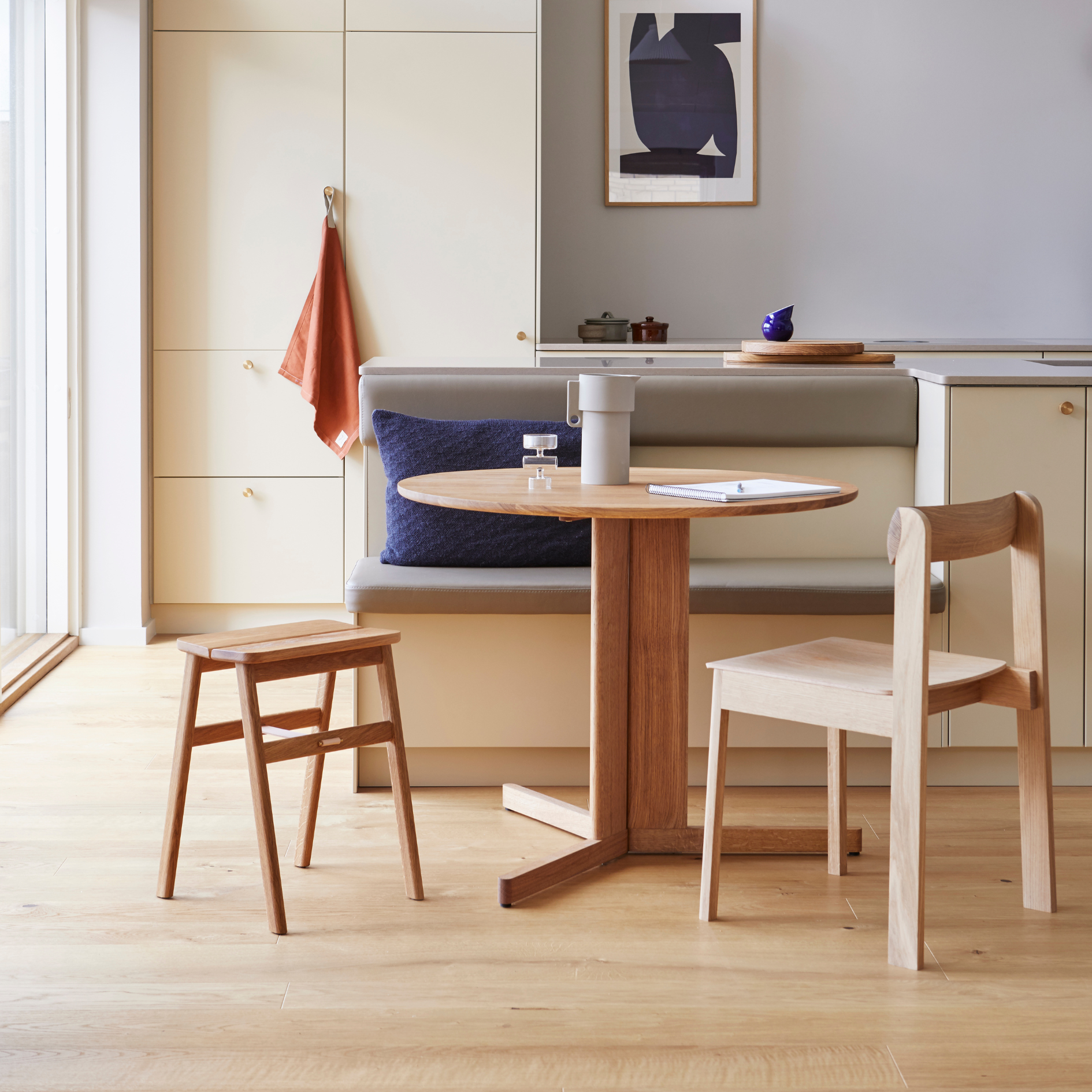 Trefoil Round Table  Ø75