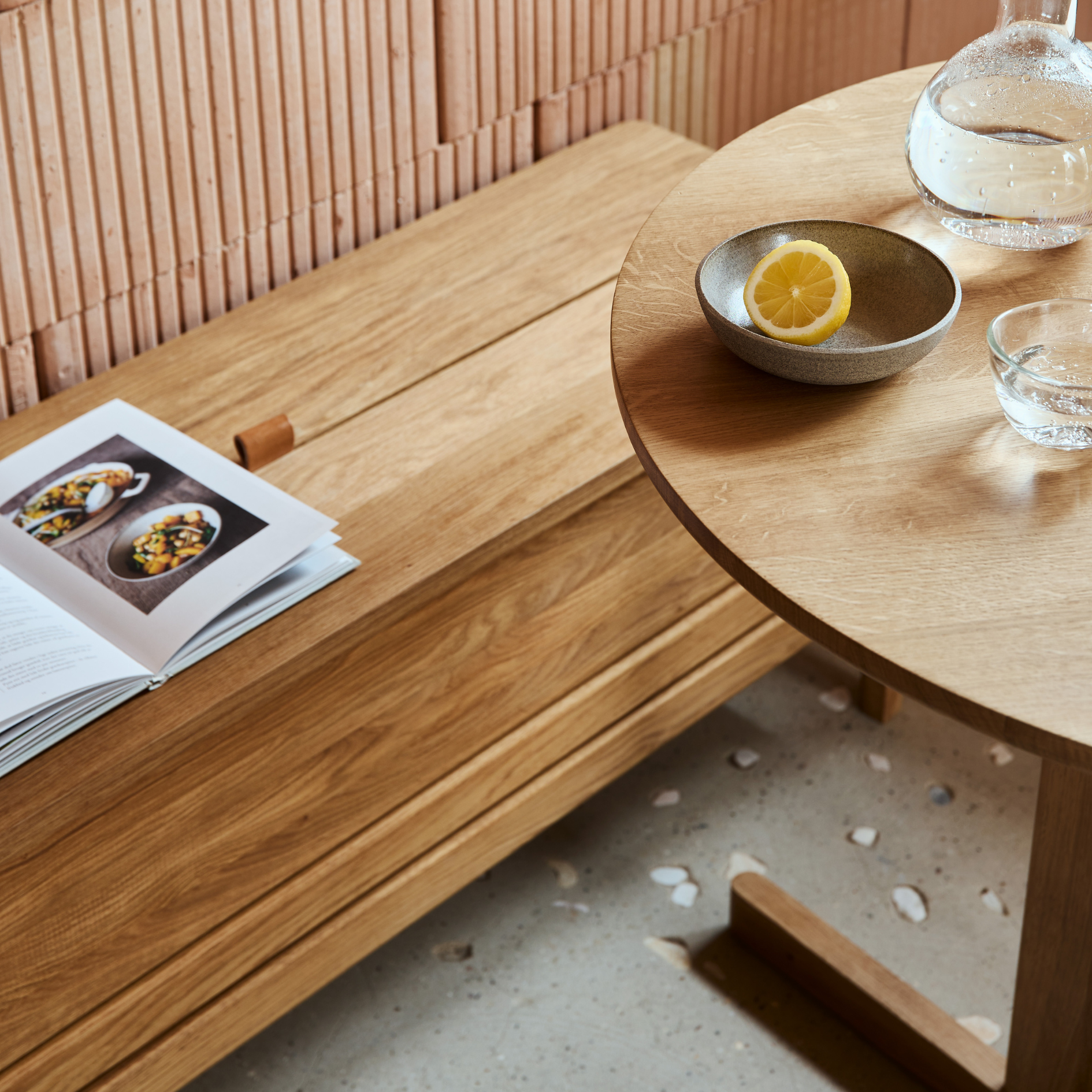 Trefoil Round Table  Ø75