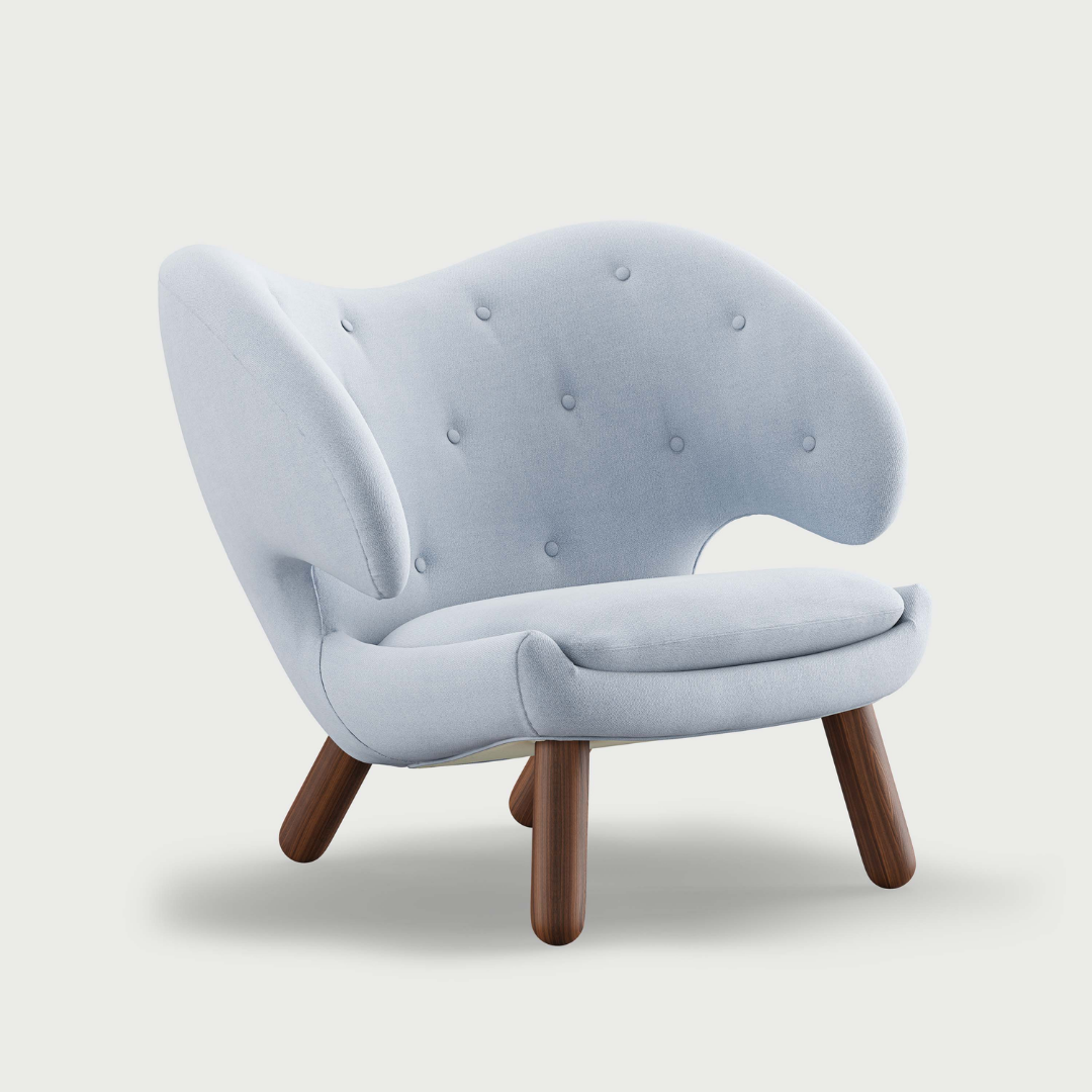 Pelican Chair with Buttons