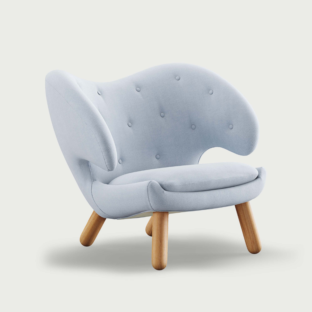 Pelican Chair with Buttons