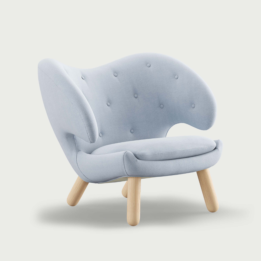 Pelican Chair with Buttons
