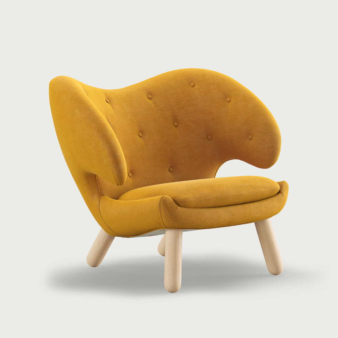 Pelican Chair with Buttons