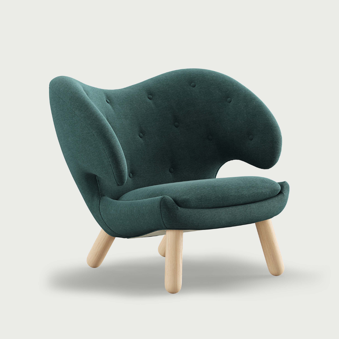 Pelican Chair with Buttons