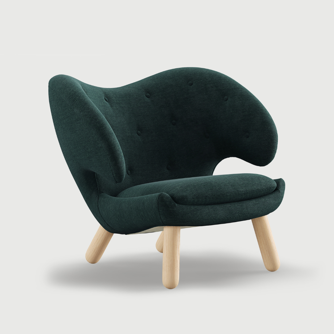 Pelican Chair with Buttons