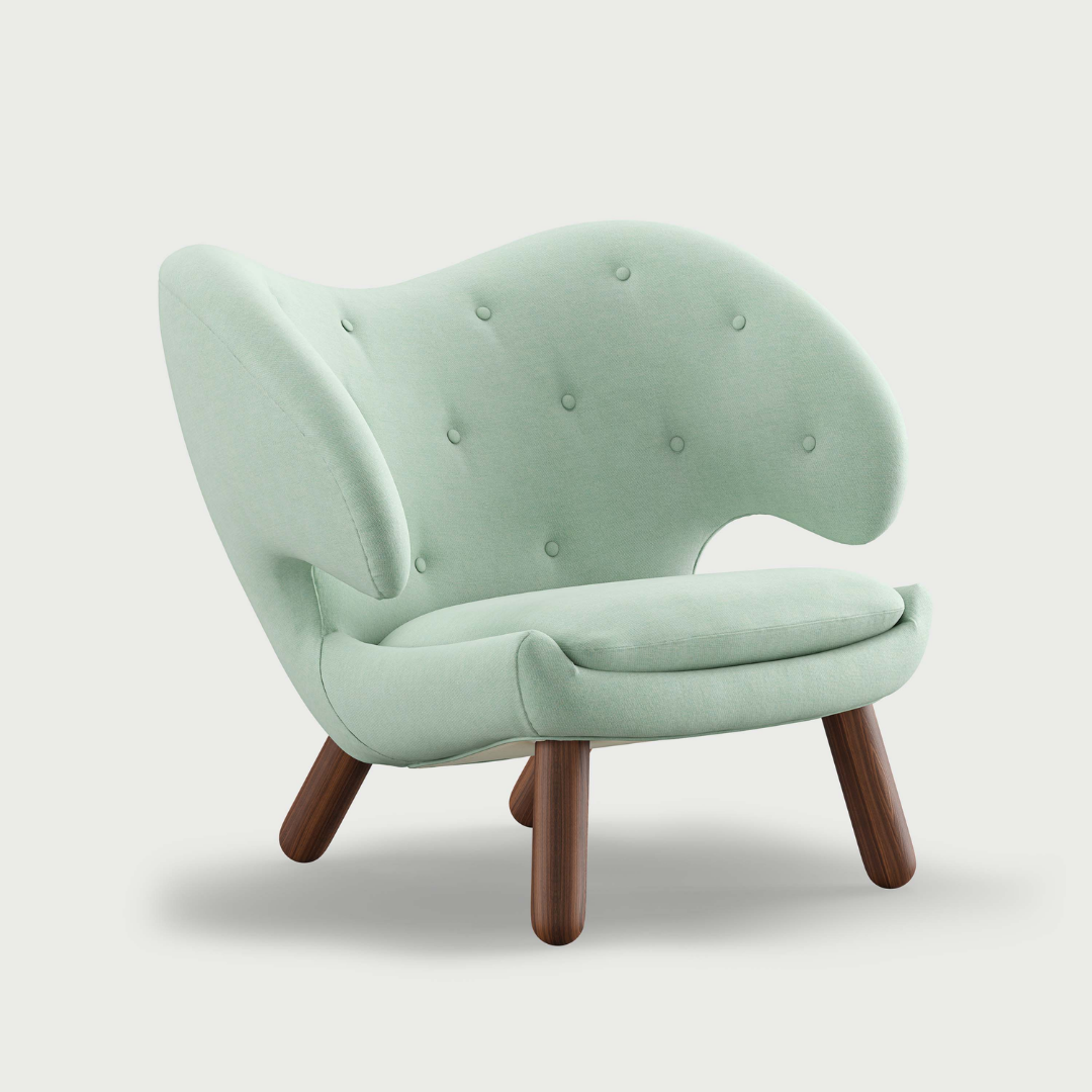 Pelican Chair with Buttons