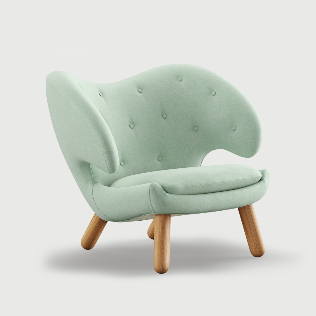 Pelican Chair with Buttons