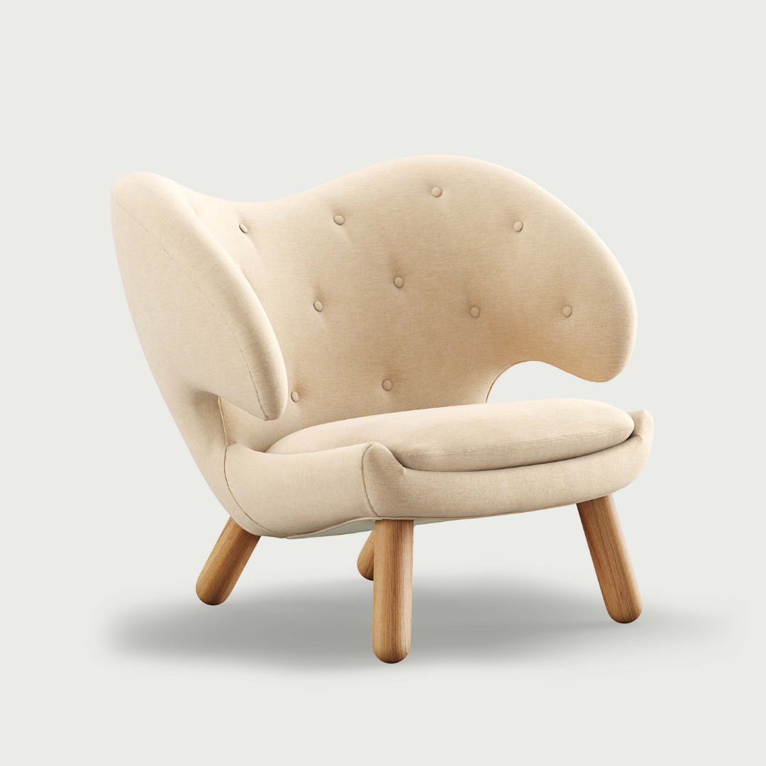 Pelican Chair with Buttons