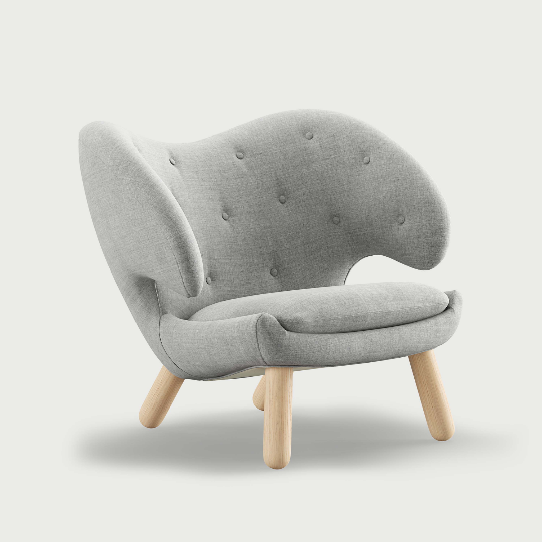 Pelican Chair with Buttons