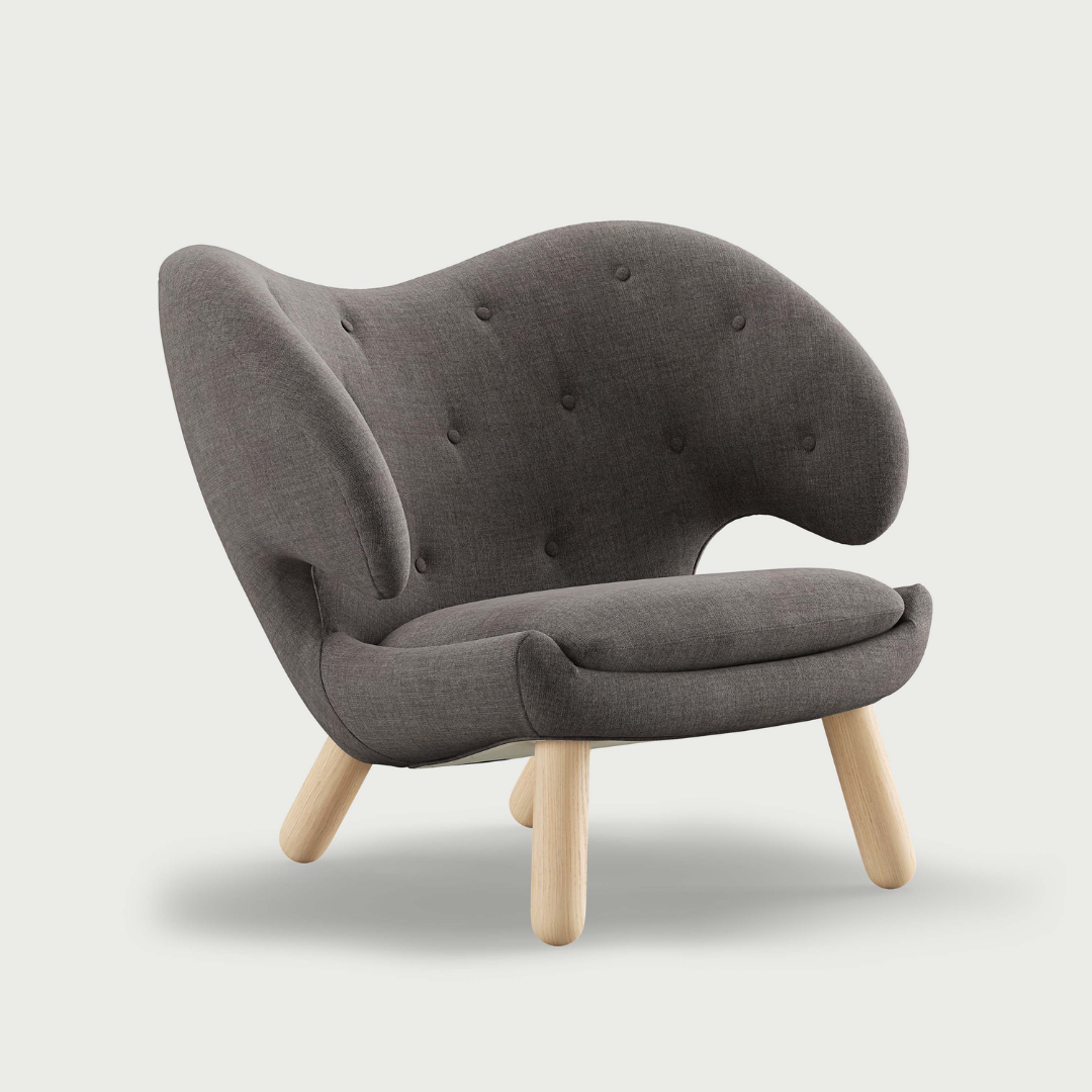 Pelican Chair with Buttons