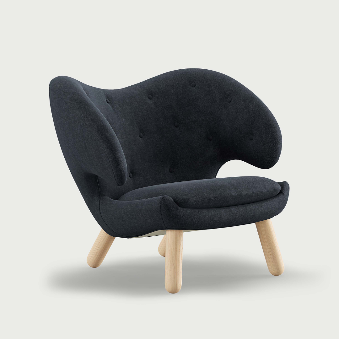 Pelican Chair with Buttons