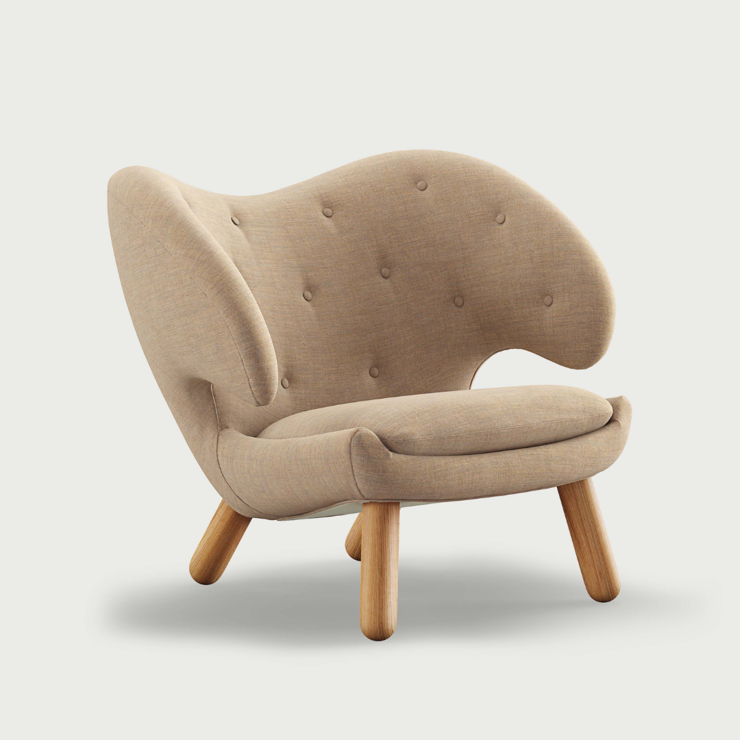 Pelican Chair with Buttons