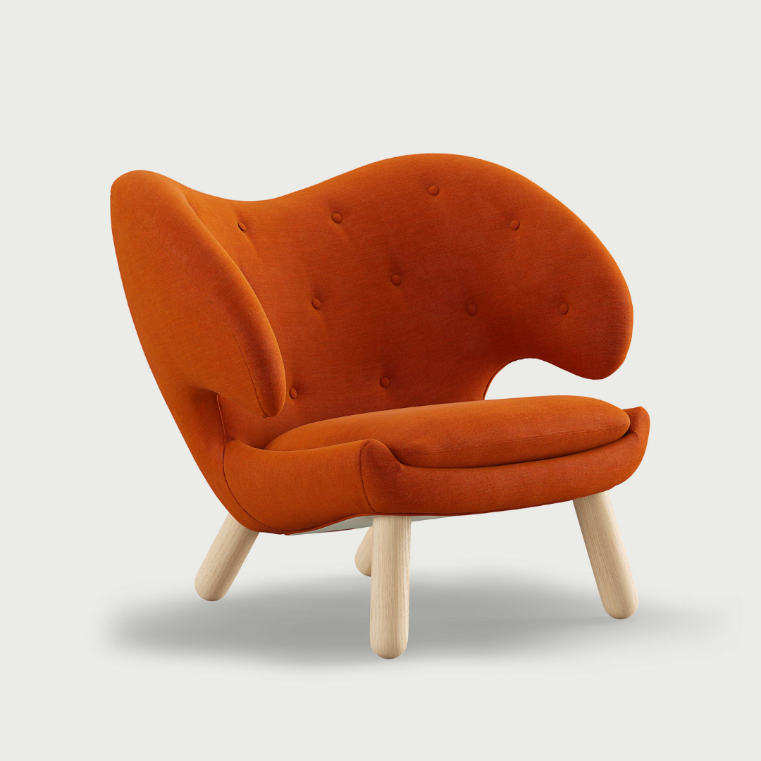 Pelican Chair with Buttons