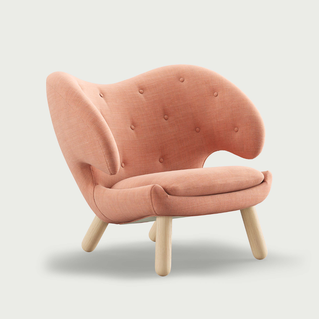 Pelican Chair with Buttons