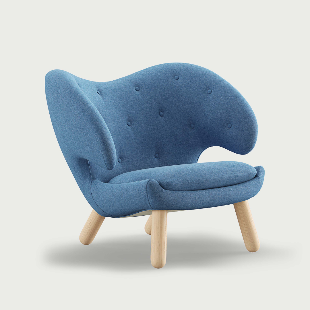 Pelican Chair with Buttons