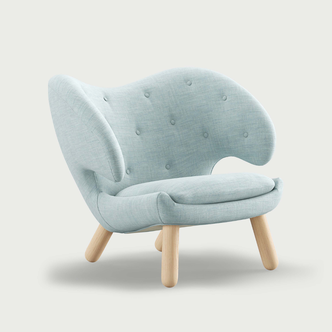 Pelican Chair with Buttons