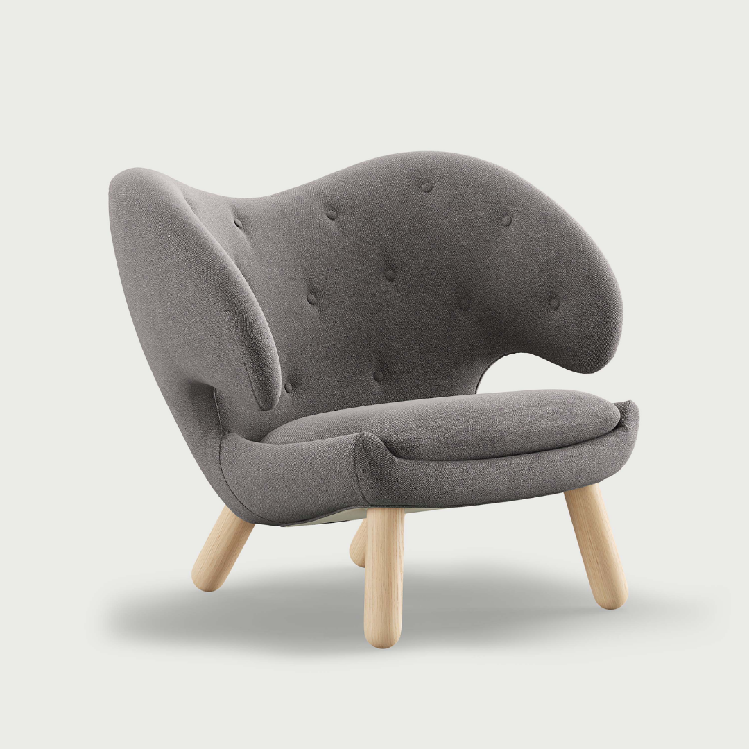Pelican Chair with Buttons