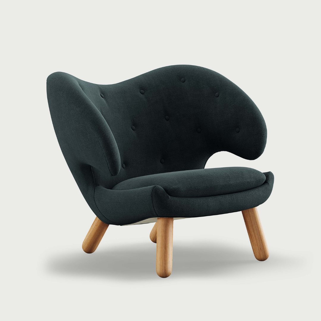 Pelican Chair with Buttons