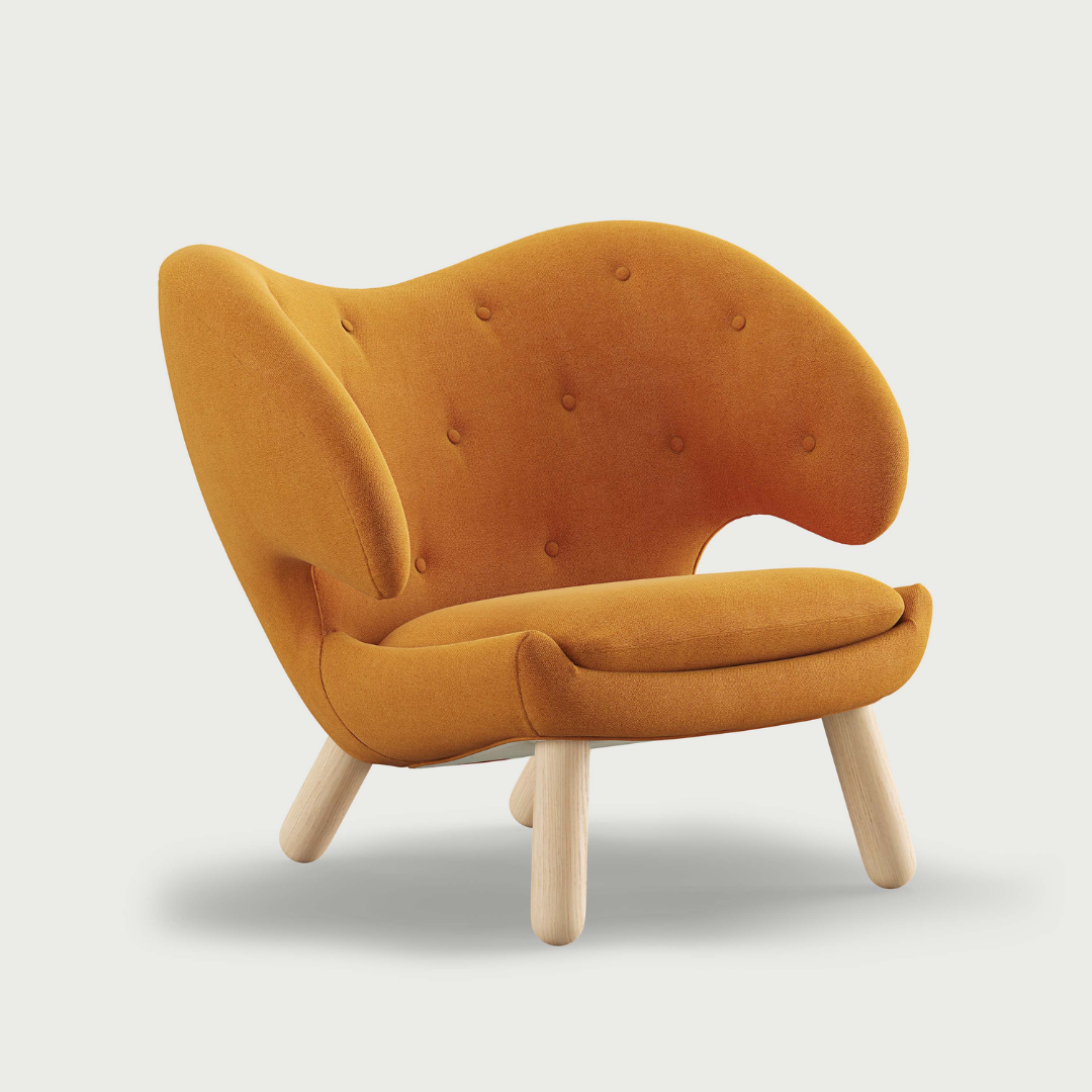Pelican Chair with Buttons